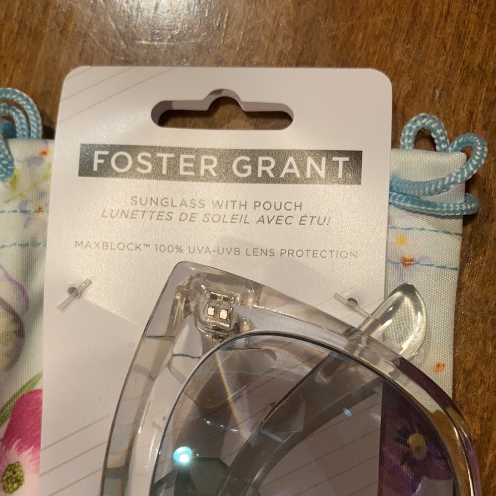NWT Foster Grant clear oversized sunglasses/pouch. - Picture 3 of 5